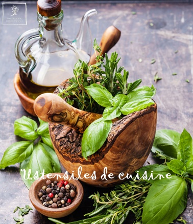 Objets et ustensiles de cuisine en bois d'olivier